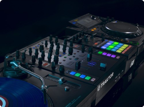 Native Instruments - Traktor Kontrol Z2 Native Instruments - Traktor Kontrol Z2