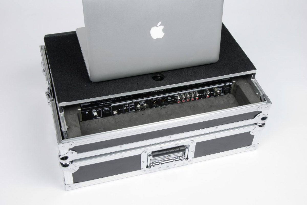Magma - DJ Controller Workstation MC-6000 Magma - DJ Controller Workstation MC-6000