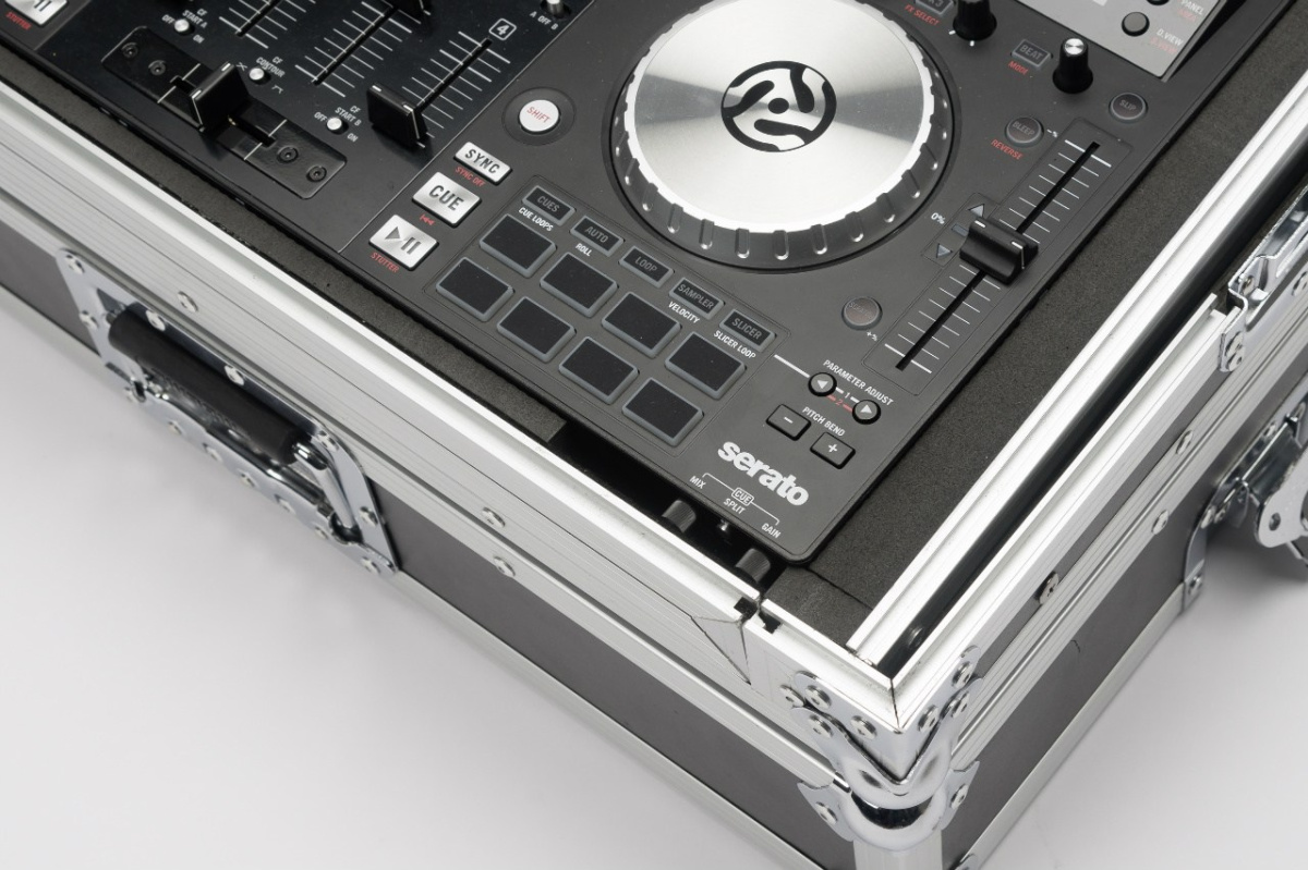 Magma DJ Controller Workstation NV Magma DJ Controller Workstation NV