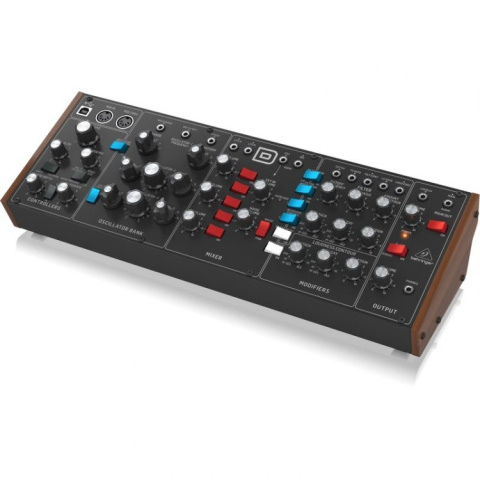 Behringer MODEL D - legendarny syntezator analogowy w formacie Eurorack Behringer MODEL D - legendarny syntezator analogowy w formacie Eurorack